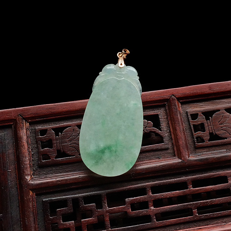 糯冰种略飘翠福瓜挂件