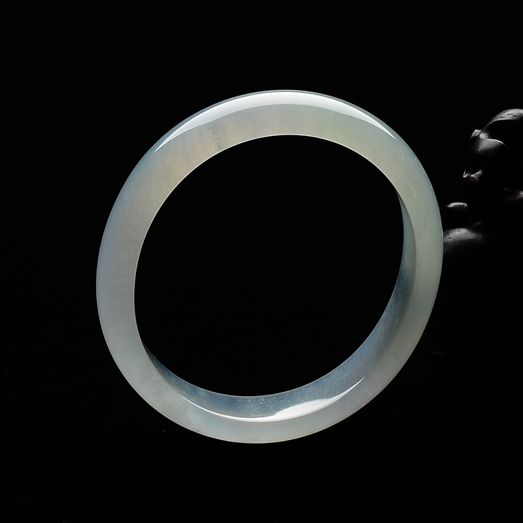 (超值推荐)糯冰种淡晴水贵妃镯(52.3mm-48mm)