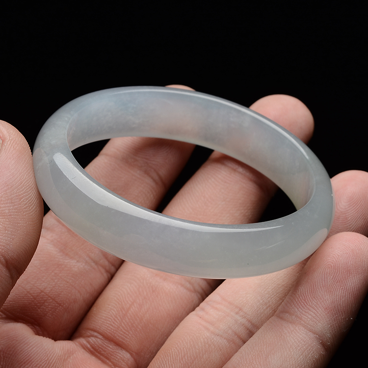 (超值推荐)糯冰种淡晴水贵妃镯(52.3mm-48mm)