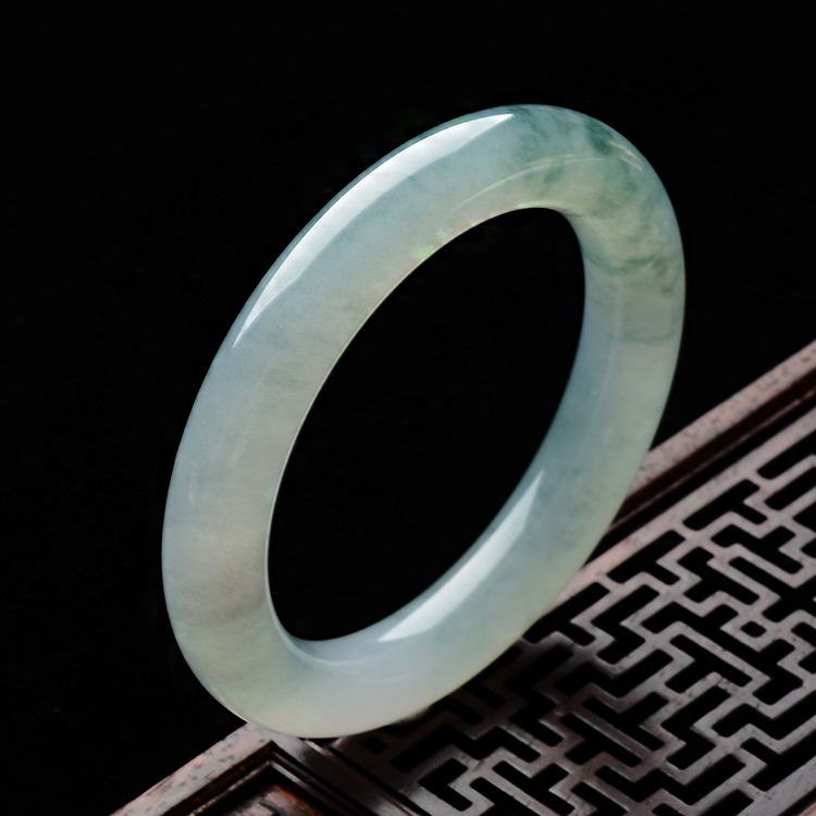 (超值推荐)糯冰种飘花圆条手镯(55.4mm)