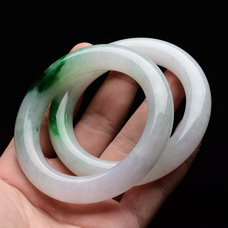(超值推荐)糯冰种淡春带彩圆条手镯(一对)(56.2mm/57mm)