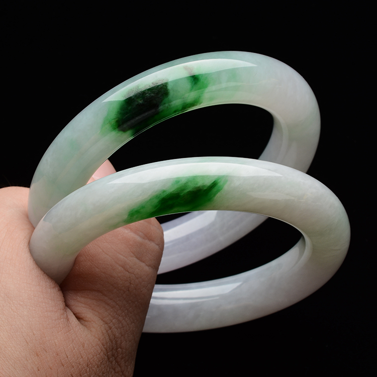 (超值推荐)糯冰种淡春带彩圆条手镯(一对)(56.2mm/57mm)