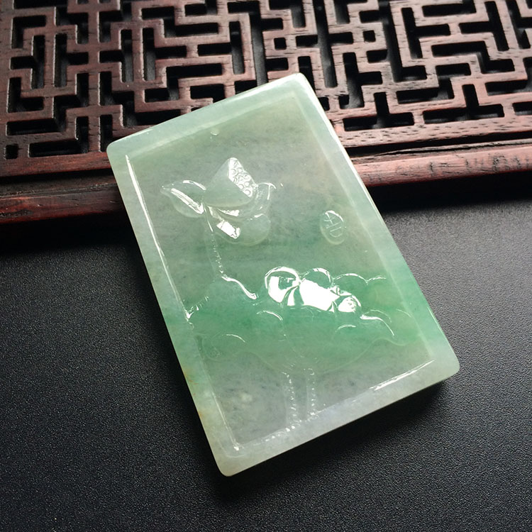 (超值推荐)糯冰种飘翠年年有余挂件