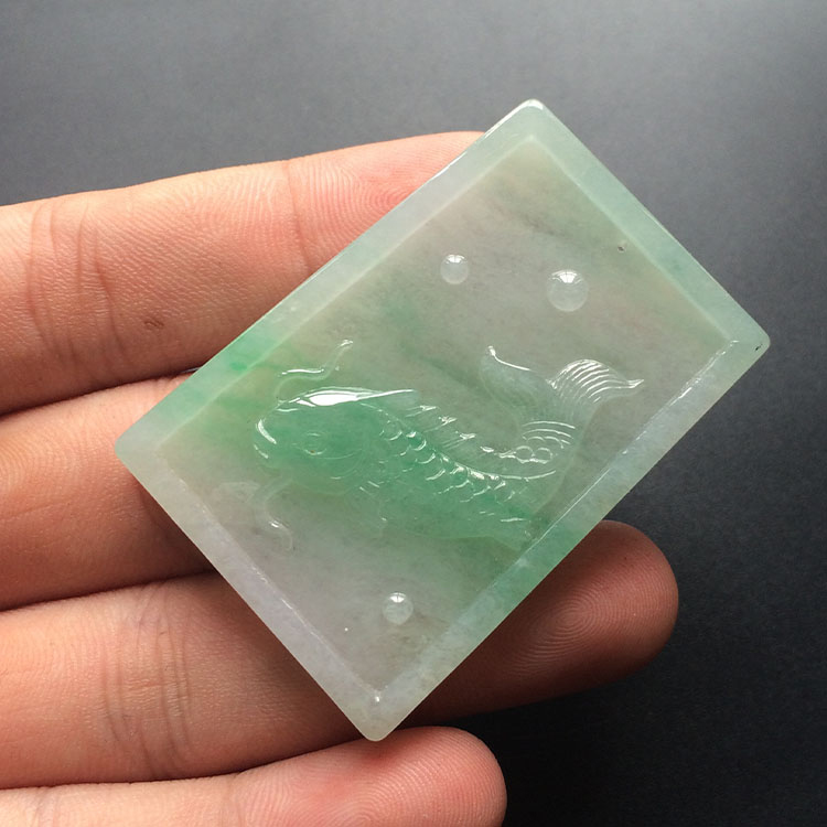 (超值推荐)糯冰种飘翠年年有余挂件