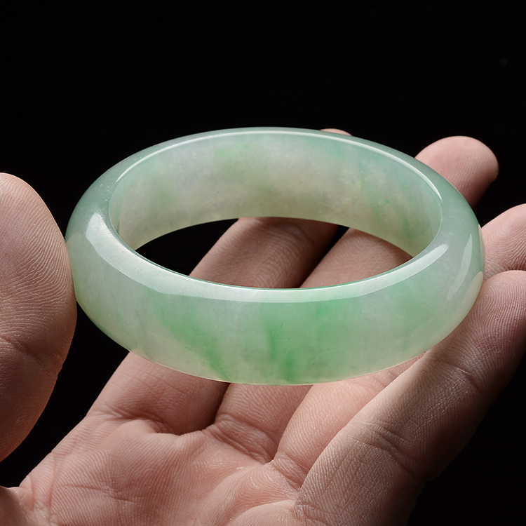 (超值推荐)糯冰种晴水飘翠手镯(55.5mm)