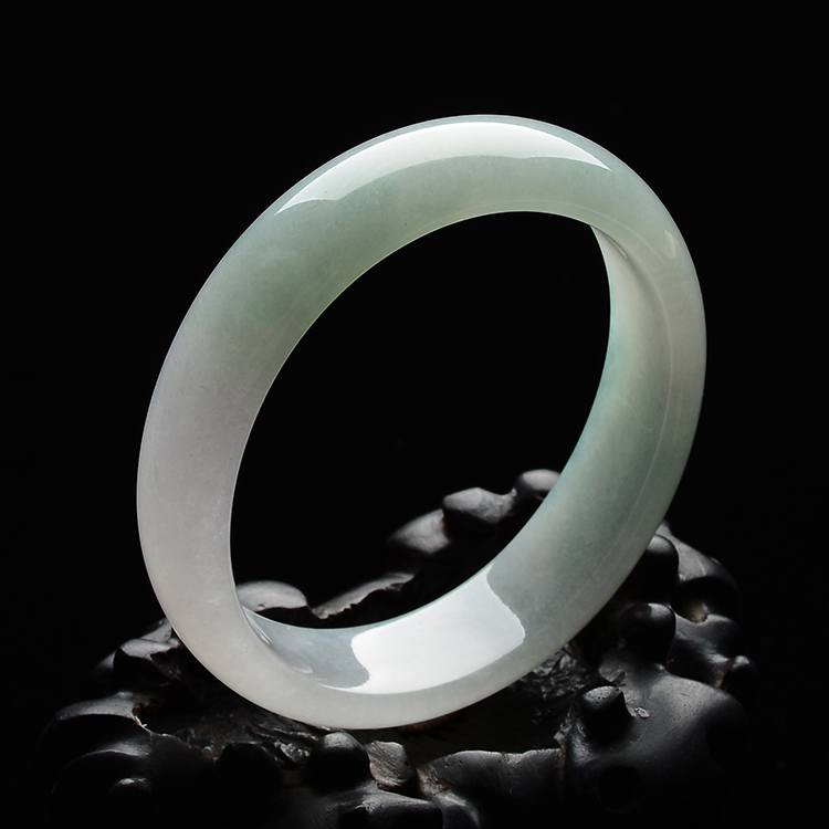 (超值推荐)糯冰种晴水贵妃镯(56.5mm-49.2mm)