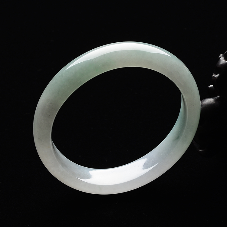 (超值推荐)糯冰种晴水贵妃镯(56.5mm-49.2mm)