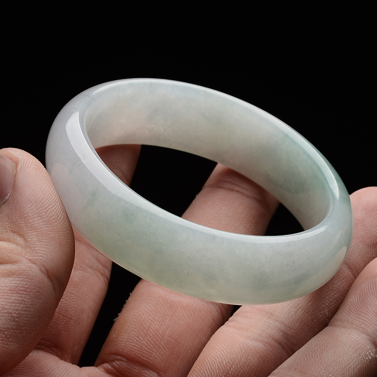 (超值推荐)糯冰种晴水贵妃镯(56.5mm-49.2mm)