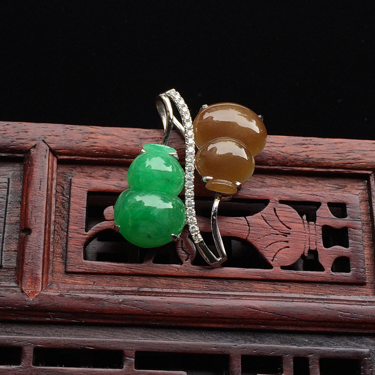 糯冰种翠色/褐黄翡镶白金钻石葫芦胸坠