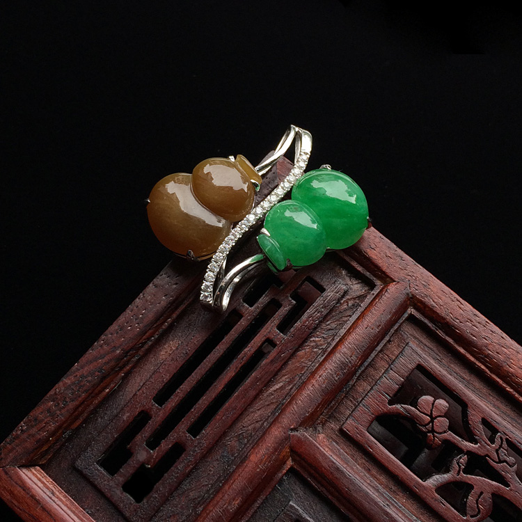 糯冰种翠色/褐黄翡镶白金钻石葫芦胸坠