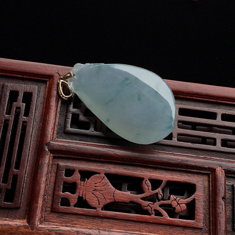糯冰种飘花福瓜挂件