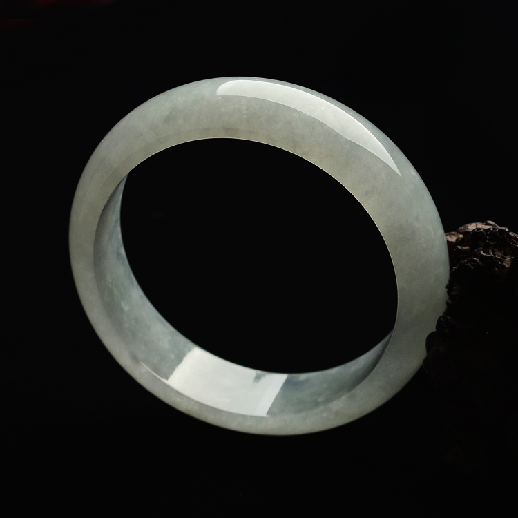 糯冰种淡晴水手镯(59mm)