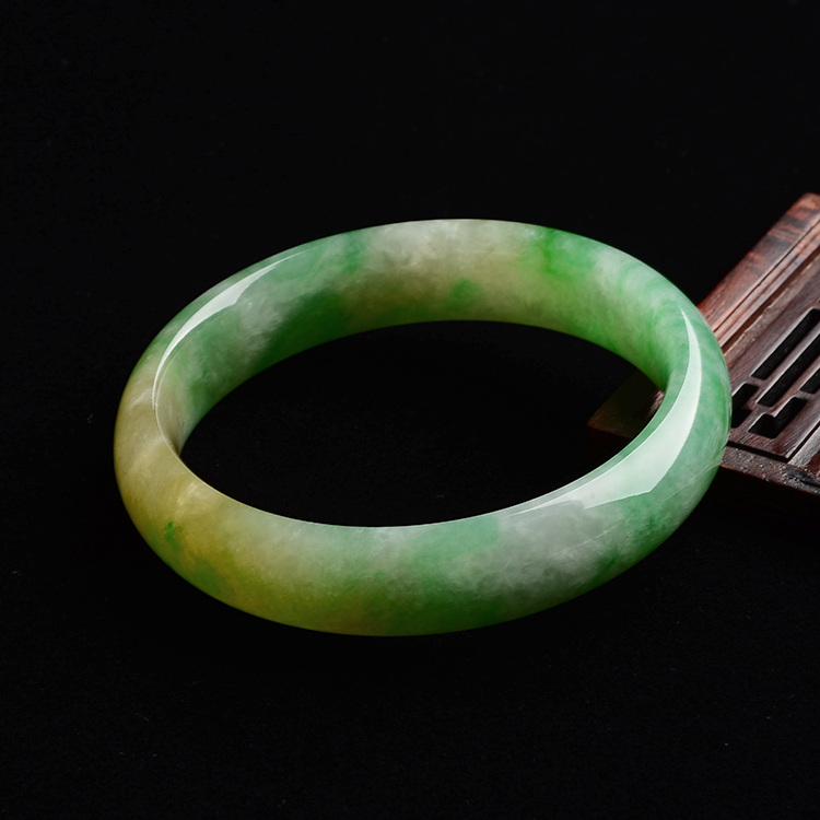 (超值推荐)糯冰种黄加绿手镯(54.8mm)