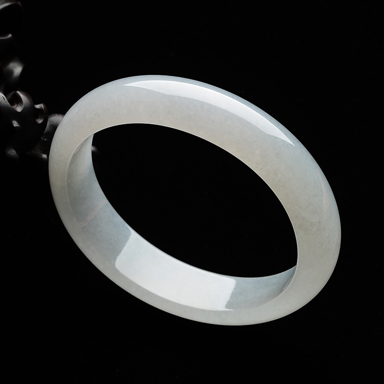 (超值推荐)糯冰种晴水贵妃镯(58.5mm-52.3mm)