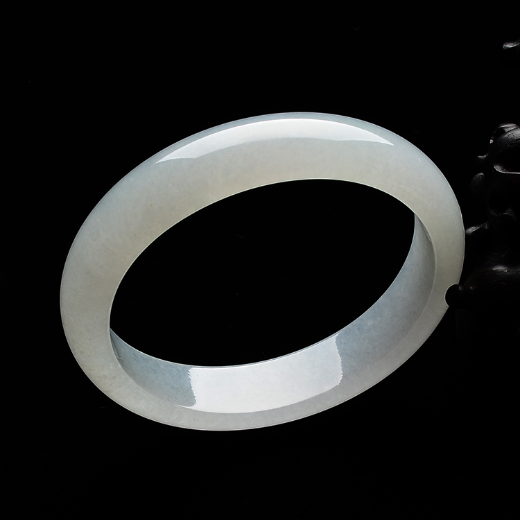(超值推荐)糯冰种晴水贵妃镯(58.5mm-52.3mm)