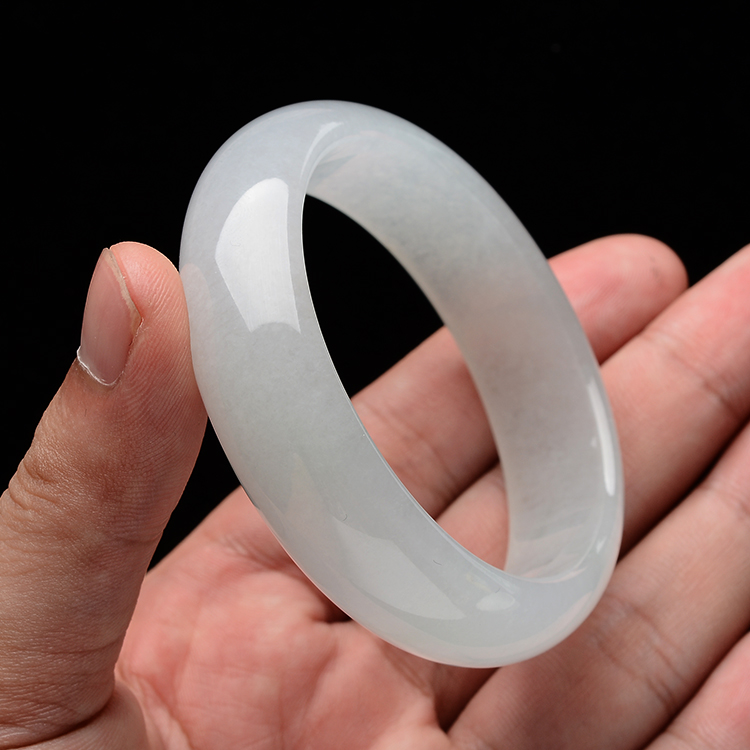 (超值推荐)糯冰种晴水贵妃镯(58.5mm-52.3mm)