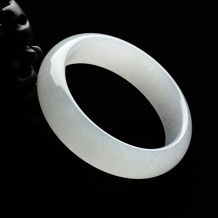 (超值推荐)糯冰种晴水贵妃镯(58.5mm-52.3mm)