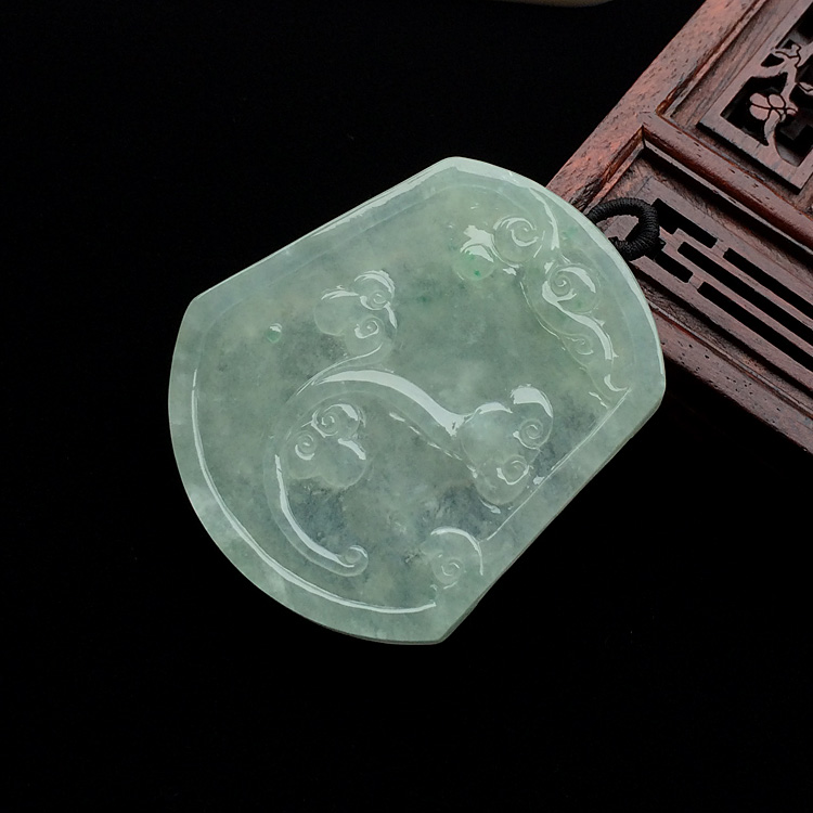 糯冰种晴水飘翠蝶恋花挂件