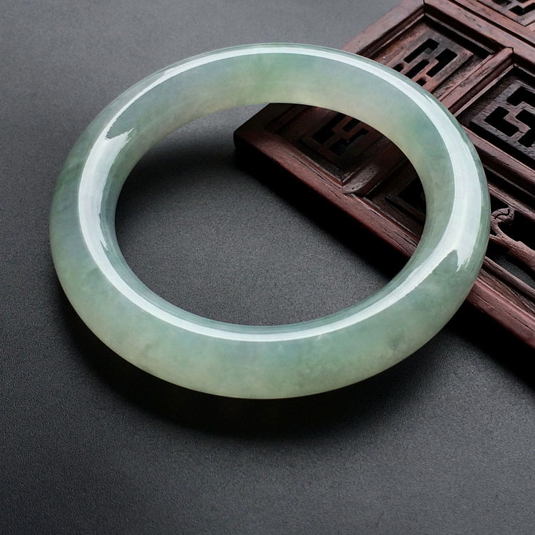 （超值推荐）糯冰种晴水圆条手镯（56.6mm）