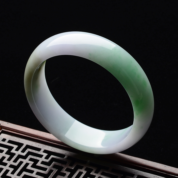(超值推荐)糯冰种春带彩手镯(58.5mm)