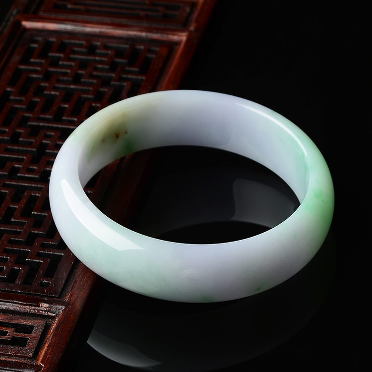 (超值推荐)糯冰种春带彩手镯(58.5mm)
