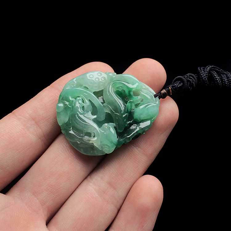 糯冰种飘翠年年有余挂件