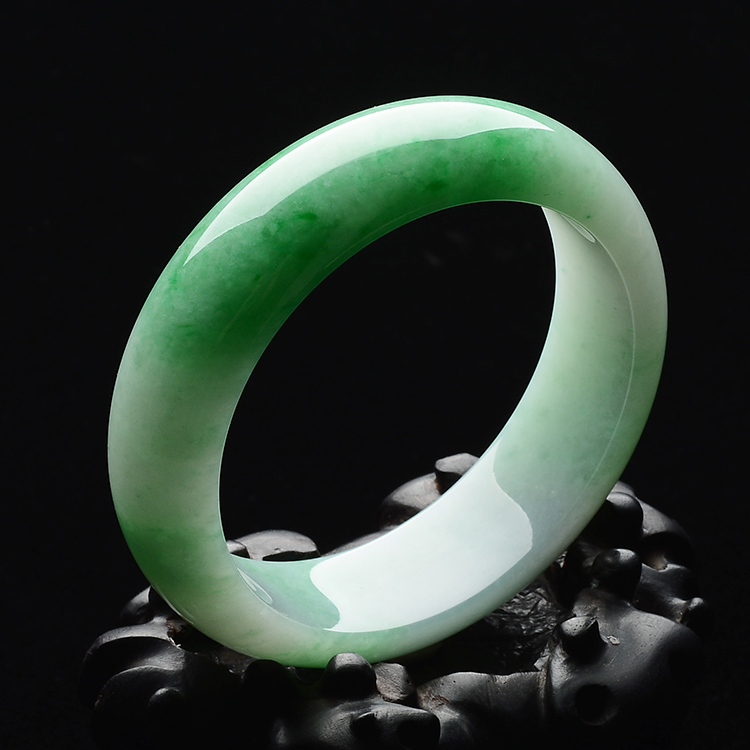(超值推荐)糯冰种翠色手镯(57.8mm)