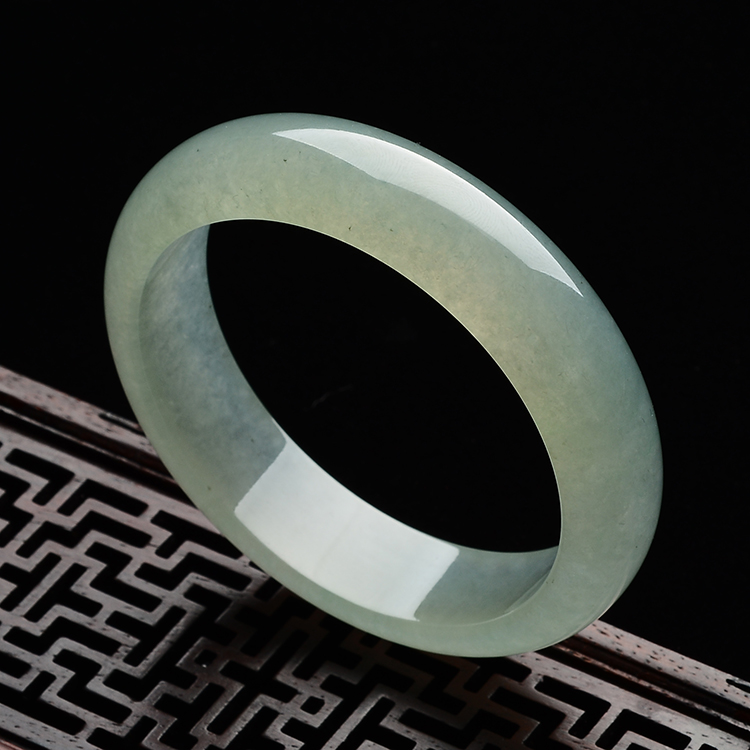 (超值推荐)糯冰种蓝晴水手镯(59.5mm)