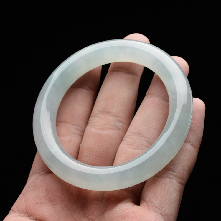 (超值推荐)糯冰种淡晴水圆条手镯(55.3mm)