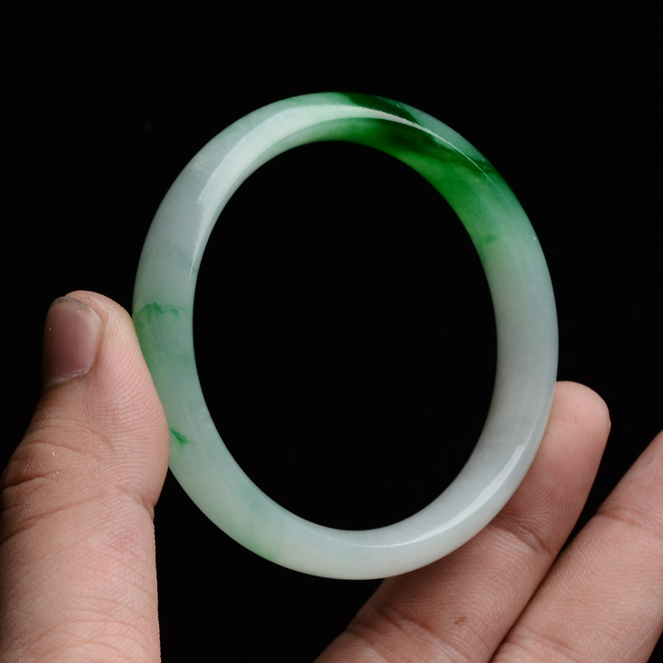 (超值推荐)糯冰种飘阳绿手镯(54.3mm)