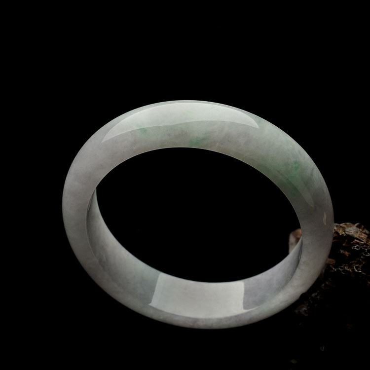 (超值推荐)糯冰种淡春带彩手镯(58.1mm)