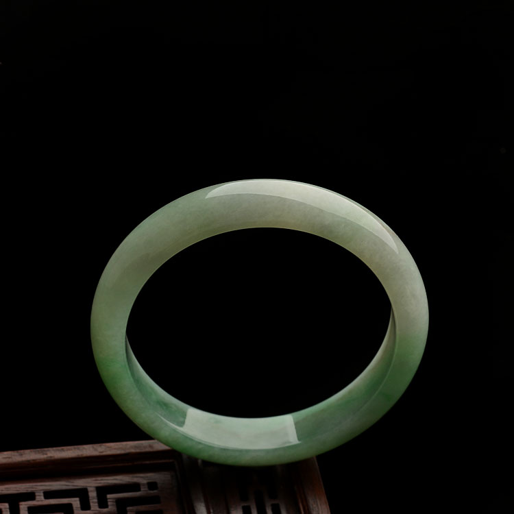 糯冰种飘翠手镯(56.5mm)