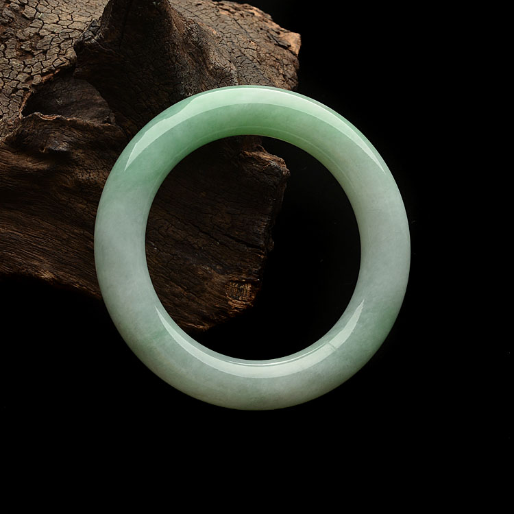 (超值推荐)糯冰种绿晴水圆条手镯(58mm)