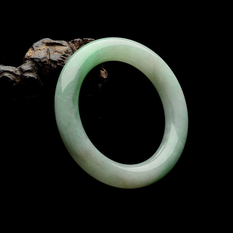 (超值推荐)糯冰种绿晴水圆条手镯(58mm)