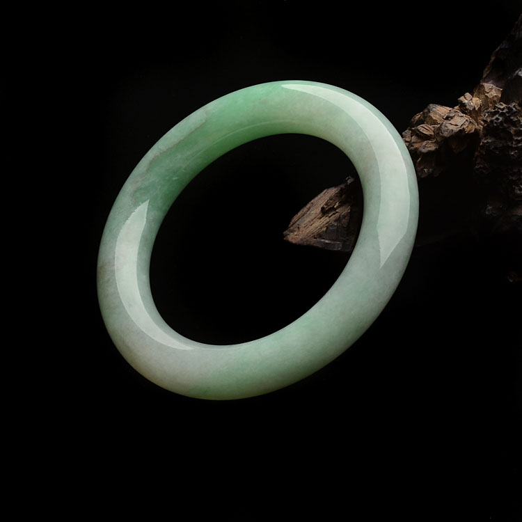 (超值推荐)糯冰种绿晴水圆条手镯(58mm)