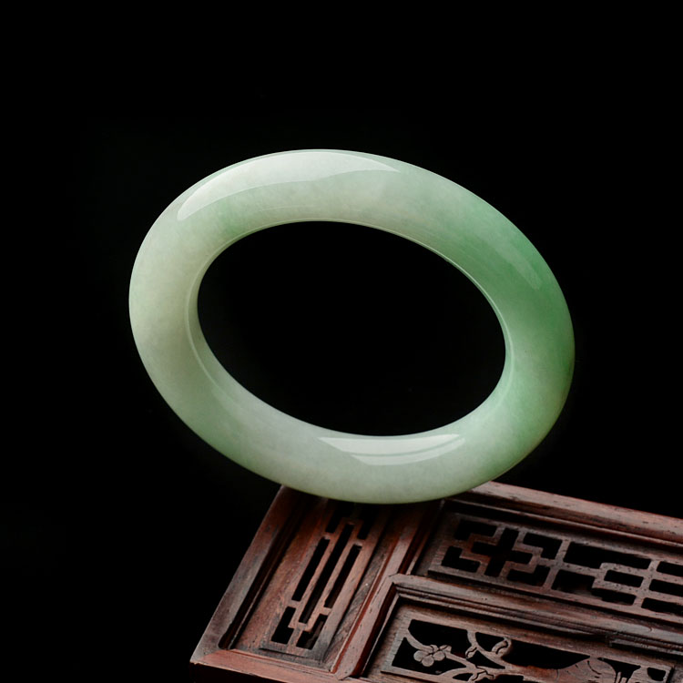 (超值推荐)糯冰种绿晴水圆条手镯(58mm)