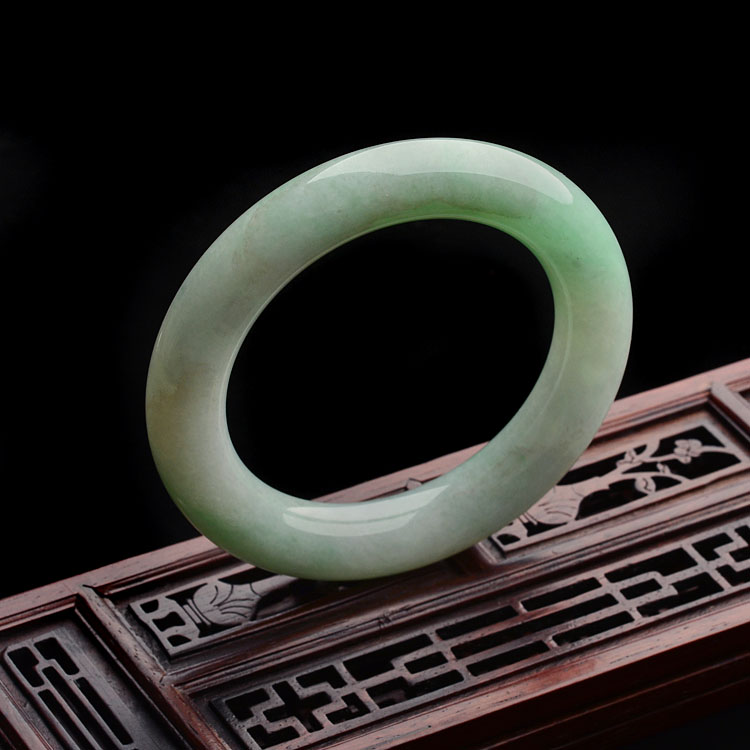 (超值推荐)糯冰种绿晴水圆条手镯(58mm)