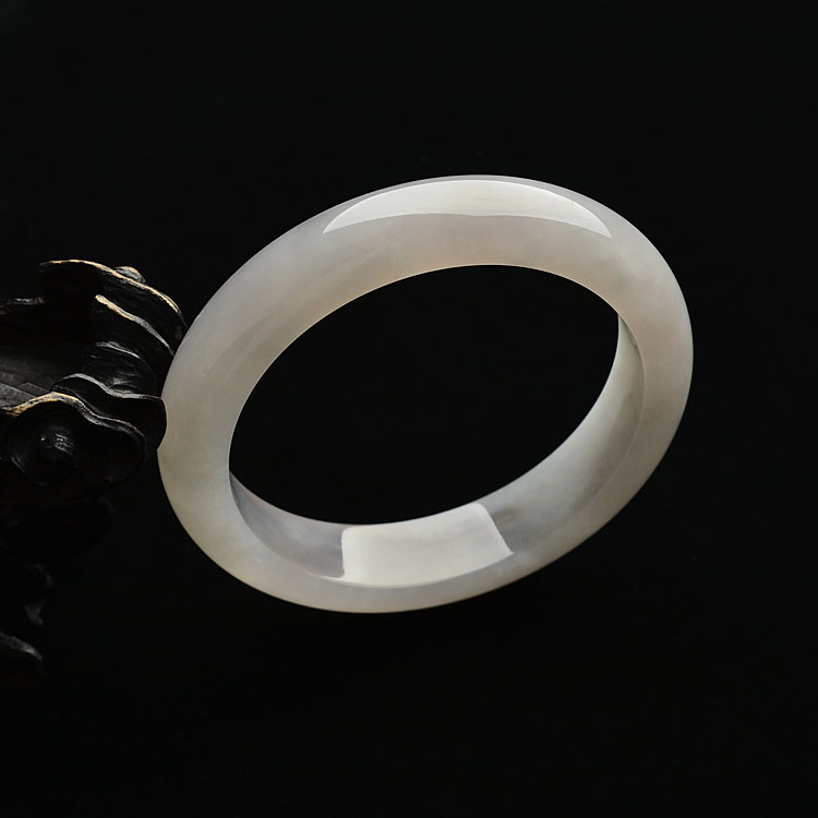 (超值推荐)糯冰种淡晴水手镯(56mm)