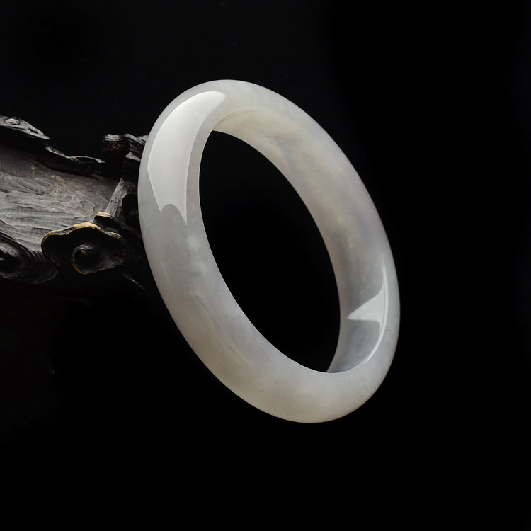 (超值推荐)糯冰种淡晴水手镯(56mm)