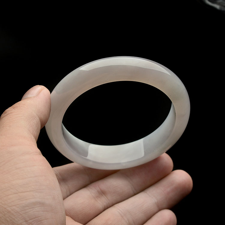 (超值推荐)糯冰种淡晴水手镯(56mm)