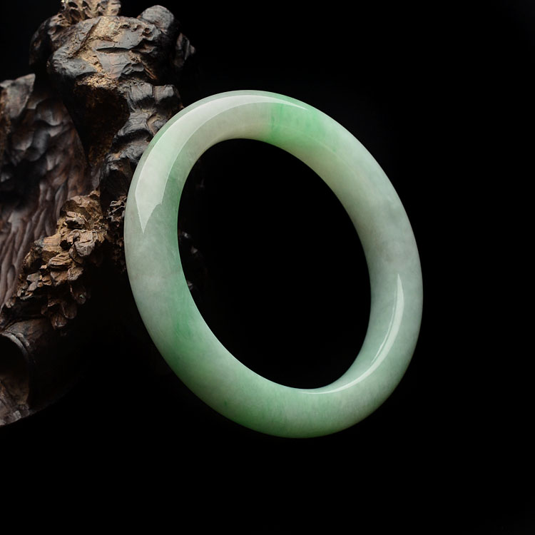 (超值推荐)糯冰种晴水飘翠圆条手镯(61.2mm)
