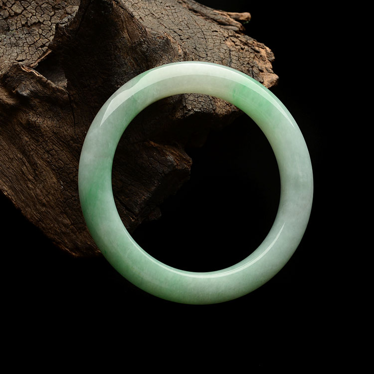 (超值推荐)糯冰种晴水飘翠圆条手镯(61.2mm)