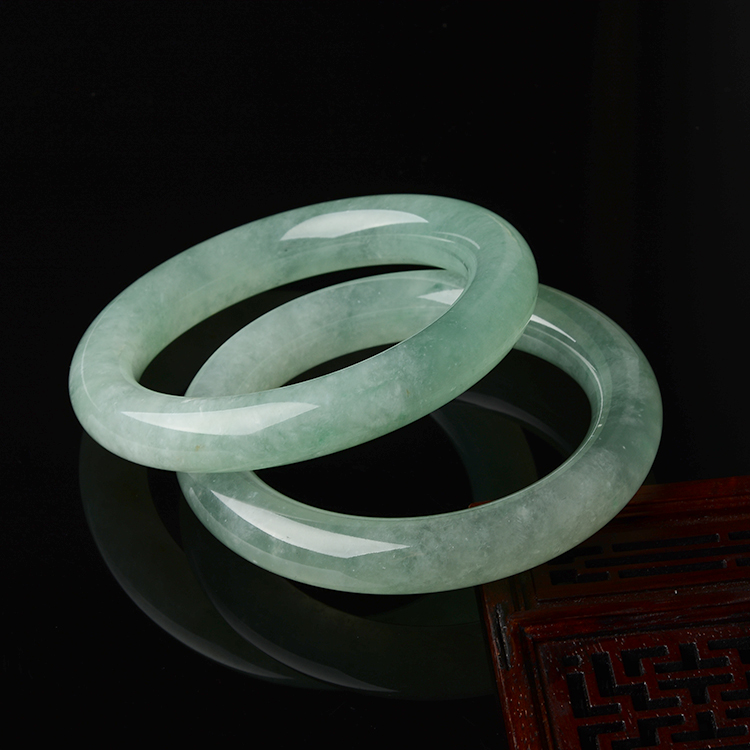 (超值推荐)冰种晴水圆条手镯(单价)(56.7mm/56.8mm)