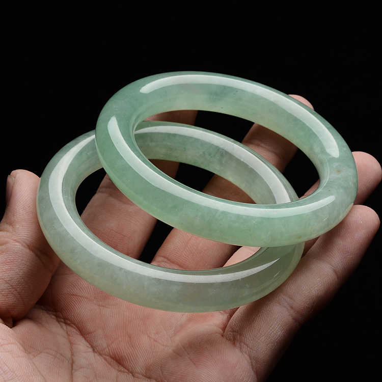 (超值推荐)冰种晴水圆条手镯(单价)(56.7mm/56.8mm)