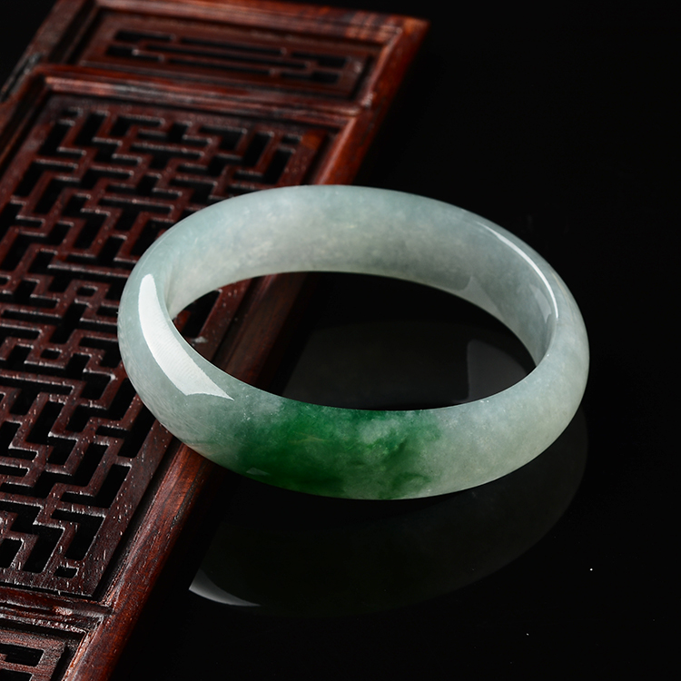 (超值推荐)冰种晴水飘翠贵妃镯(53.6mm-46.8mm)