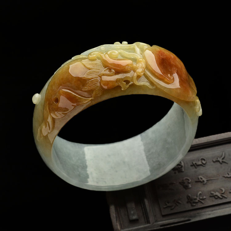 糯冰种红黄翡龙头鱼雕花手镯(60.3mm)