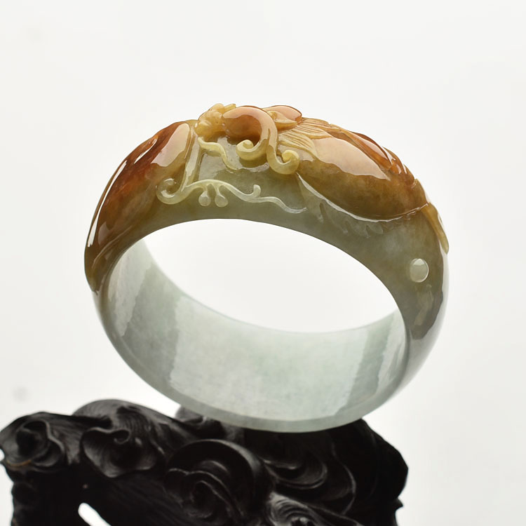 糯冰种红黄翡龙头鱼雕花手镯(60.3mm)
