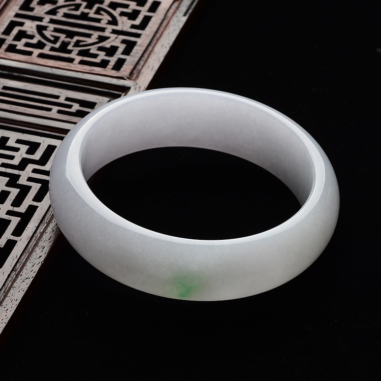 糯冰种淡春带彩手镯(57.8mm)