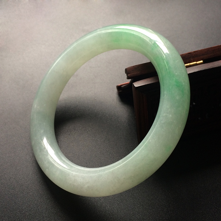 (超值推荐)糯冰种晴水飘翠圆条手镯(55mm)