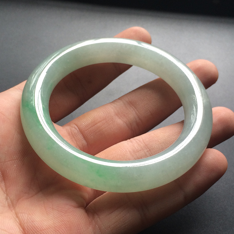 (超值推荐)糯冰种晴水飘翠圆条手镯(55mm)